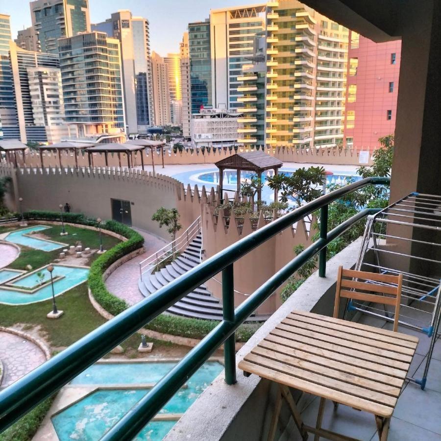 Quiet Partition Room In Tecom Barsha Heights 迪拜 外观 照片