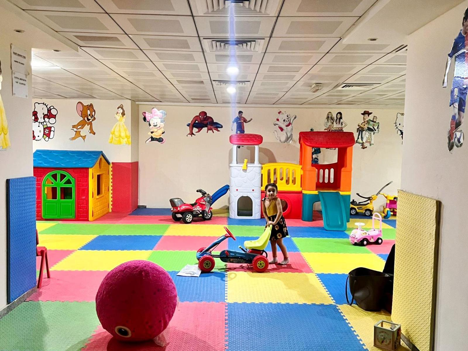 Quiet Partition Room In Tecom Barsha Heights 迪拜 外观 照片